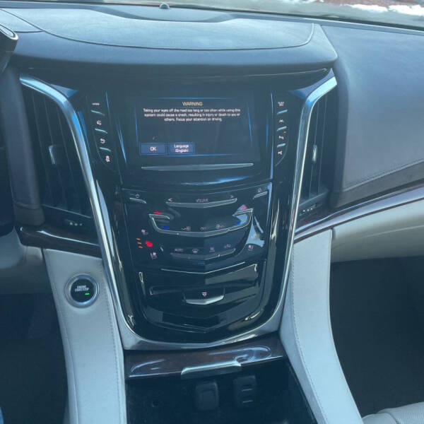 2017 Cadillac Escalade ESV Premium Luxury