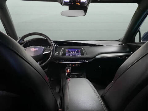 2020 Cadillac XT4 Premium Luxury