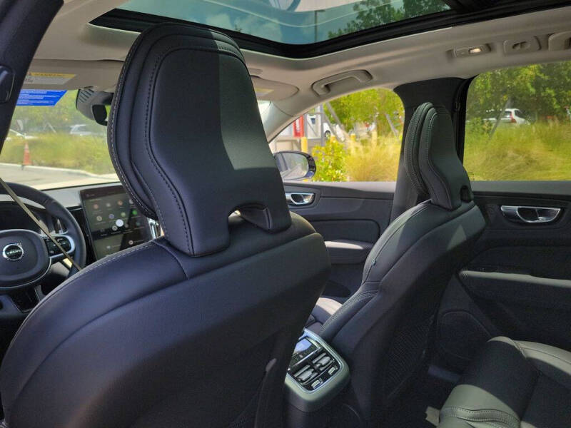2026 Volvo XC60 B5 Ultra