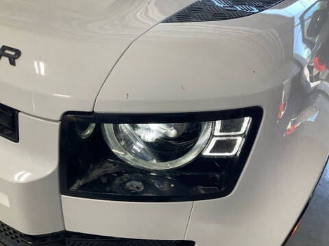 2024 Land Rover Defender 90 P400 X-Dynamic SE