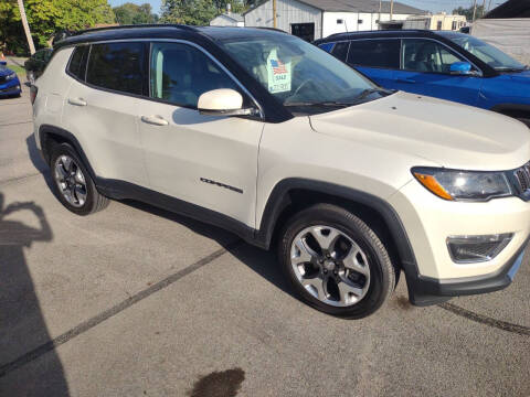 2021 Jeep Compass for sale at Dave's Car Corner in Hartford City IN