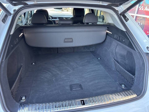 2021 Audi e-tron quattro Premium