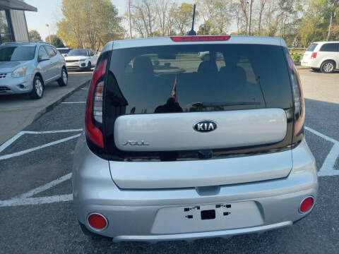 2017 Kia Soul +