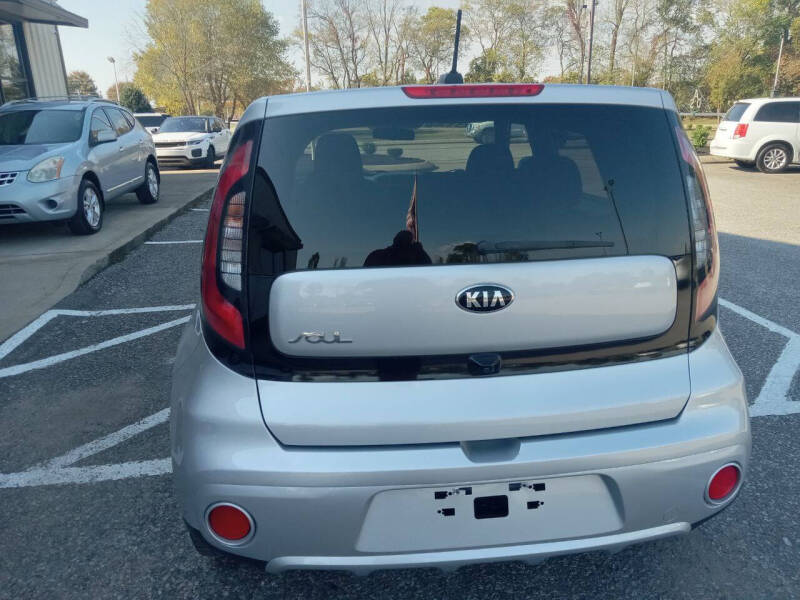 2017 Kia Soul +