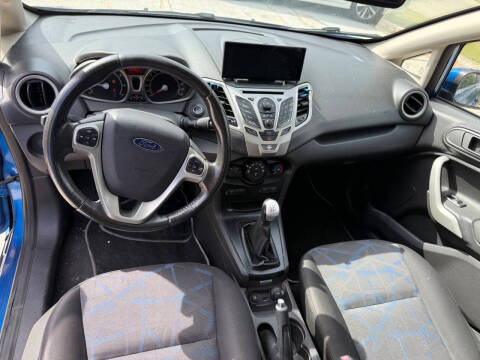 2011 Ford Fiesta SES