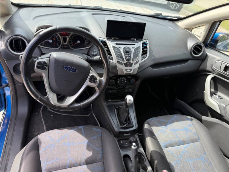 2011 Ford Fiesta SES