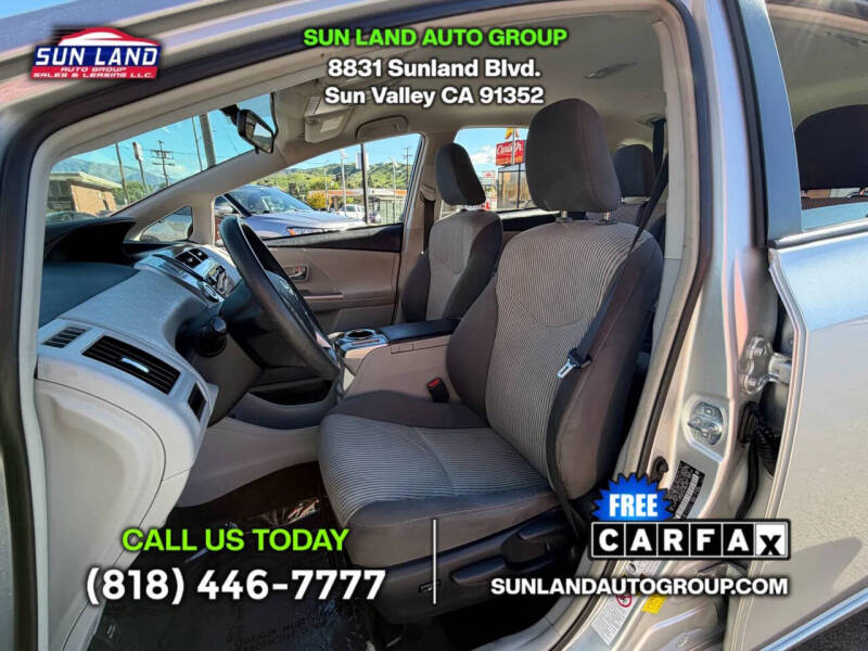 2017 Toyota Prius v Three