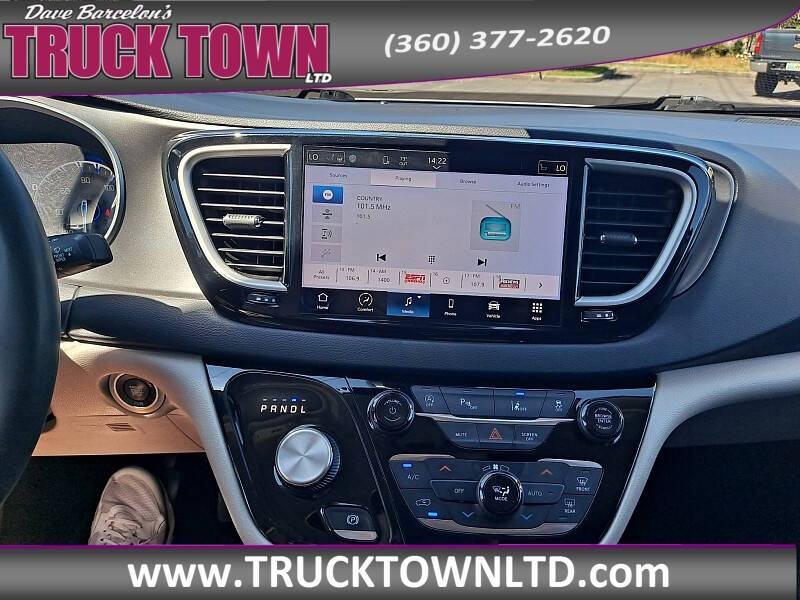 2022 Chrysler Pacifica Touring L