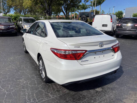 2017 Toyota Camry SE
