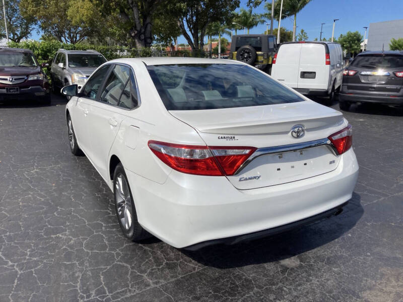 2017 Toyota Camry SE