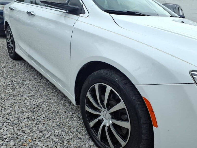 2017 Chrysler 200 Limited Platinum