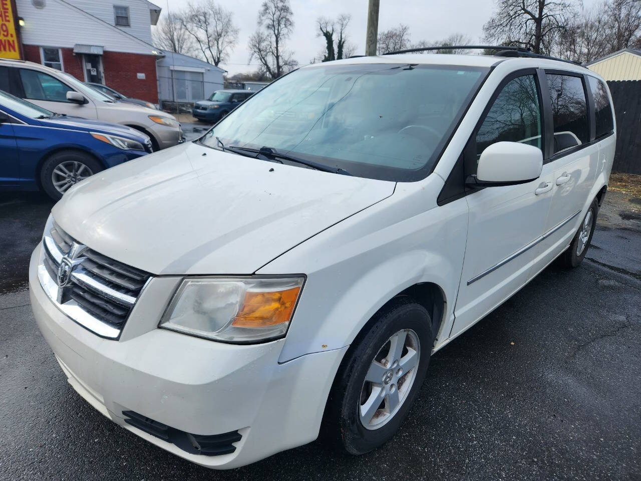 White 2010 Dodge Grand Caravan SXT SXT 4dr Mini-Van 2