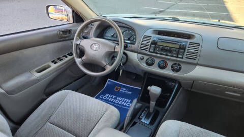 2004 Toyota Camry LE