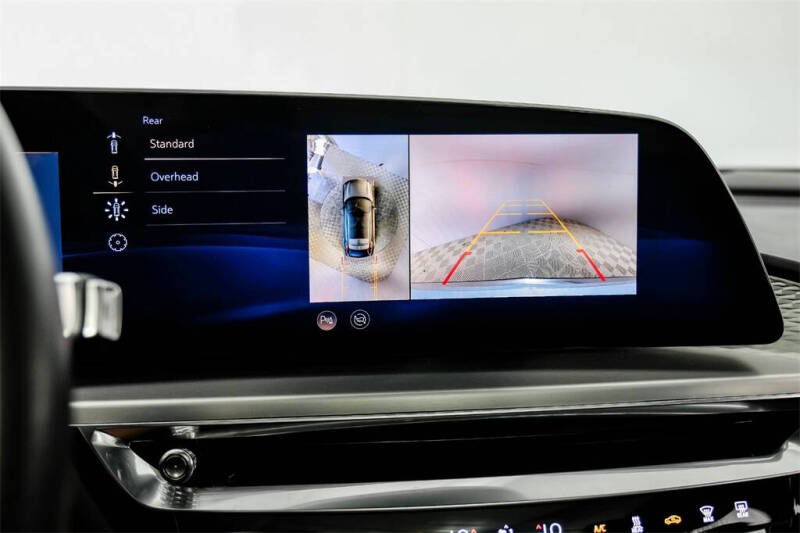 2024 Cadillac LYRIQ Luxury 1