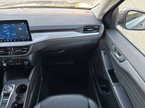 2025 Ford Escape Platinum