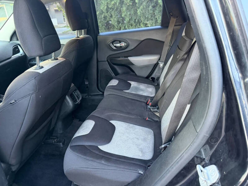 2014 Jeep Cherokee Sport