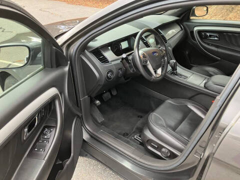 2017 Ford Taurus SEL