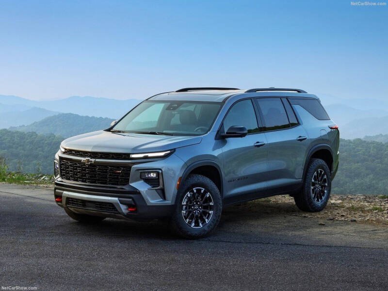 2025 Chevrolet Traverse LT