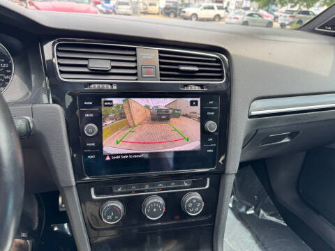 2017 Volkswagen Golf GTI SE