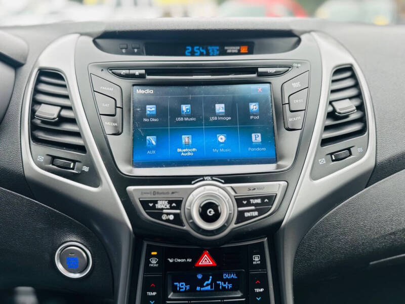 2014 Hyundai Elantra SE