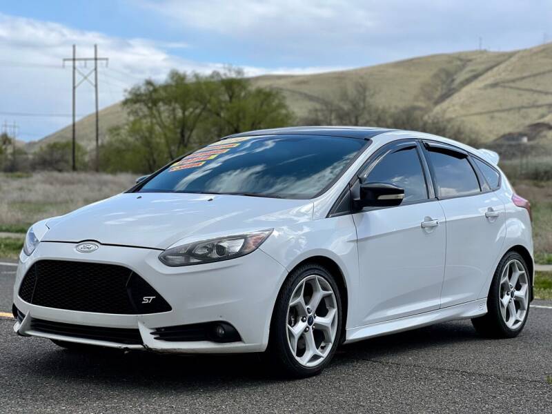 2014 Ford Focus for sale at Premier Auto Group in Union Gap WA