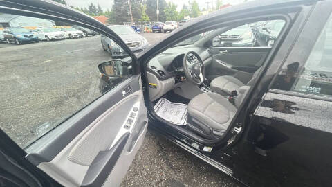 2012 Hyundai Accent GLS