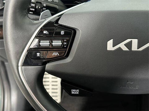 2023 Kia Niro Plug-In Hybrid SX Touring