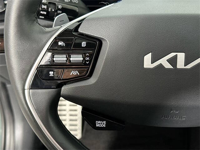 2023 Kia Niro Plug-In Hybrid SX Touring