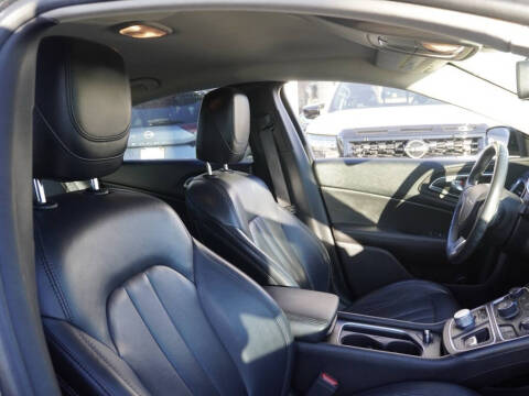 2017 Chrysler 200 Limited Platinum