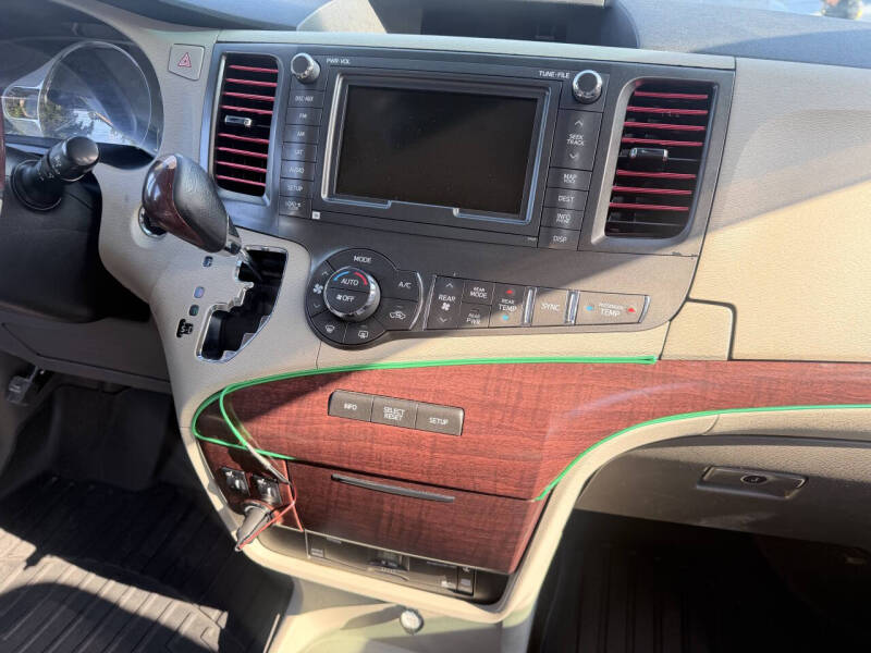 2011 Toyota Sienna Limited 7-Passenger