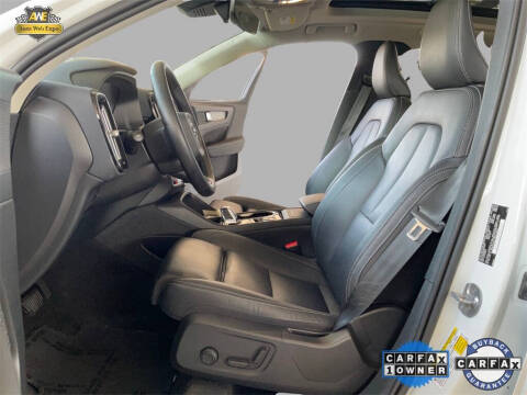 2024 Volvo XC40 B5 Plus Dark Theme