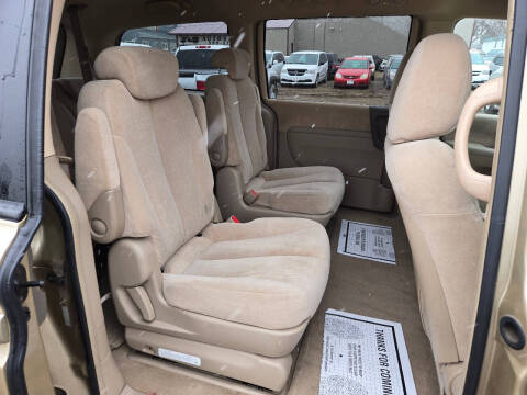 2006 Kia Sedona LX