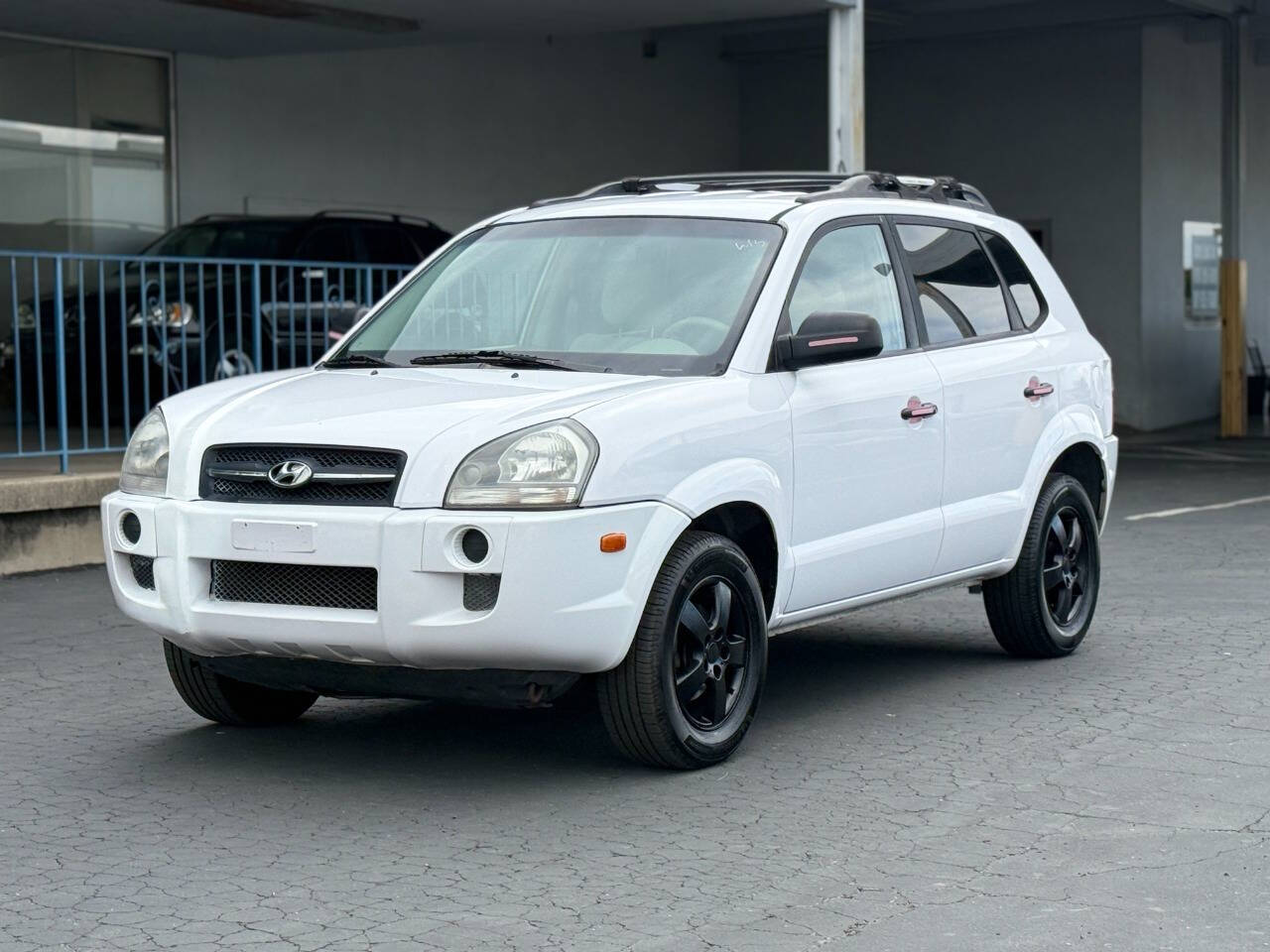 White 2005 Hyundai TUCSON GL GL 4dr SUV 1