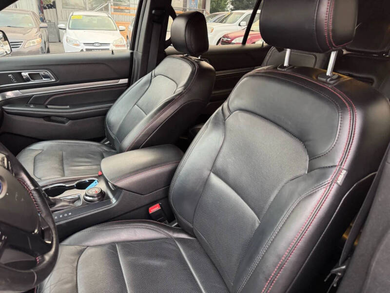 2017 Ford Explorer Sport