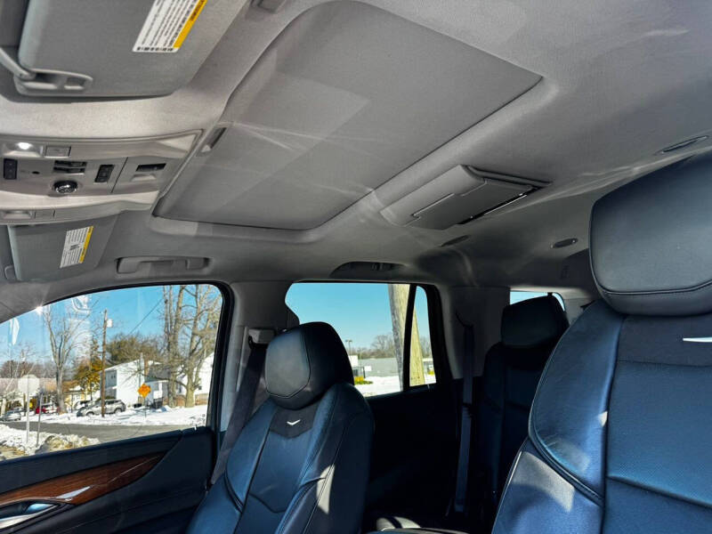 2016 Cadillac Escalade Luxury Collection