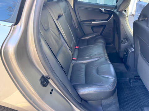 2012 Volvo XC60 3.2 Platinum