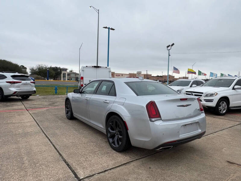 2023 Chrysler 300 S V6
