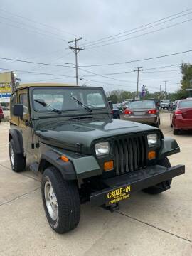 1995 Jeep Wrangler for sale at Cruze-In Auto Sales in East Peoria IL