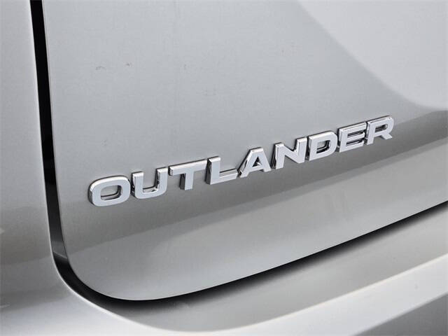 2025 Mitsubishi Outlander PHEV ES