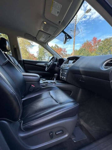 2019 Nissan Pathfinder SL