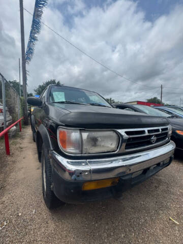 1997 Nissan Pathfinder LE