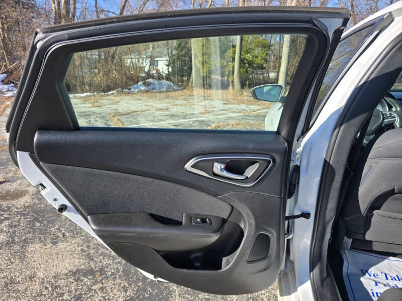 2016 Chrysler 200 Limited