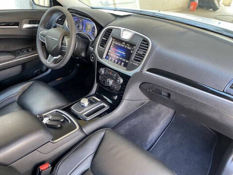 2023 Chrysler 300 Touring L