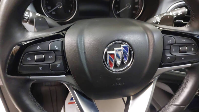2022 Buick Enclave Essence