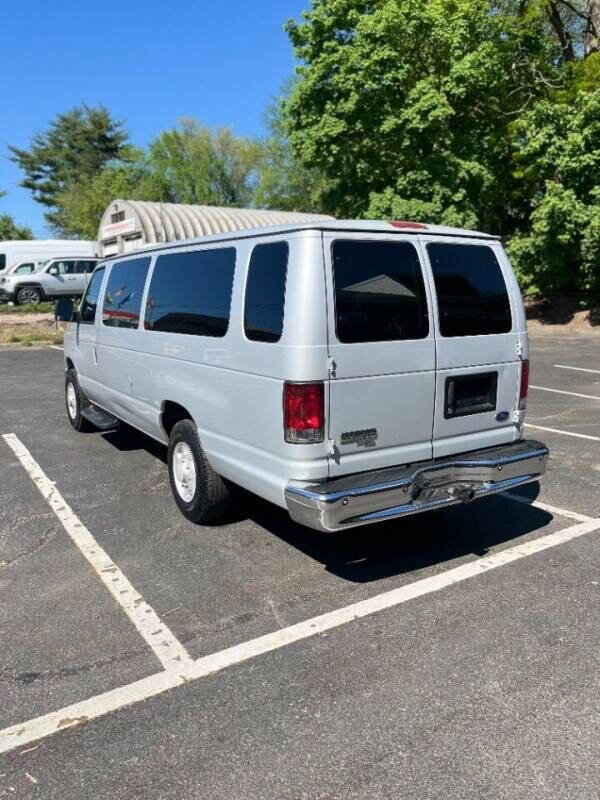 2008 Ford E-Series E-350 SD XLT