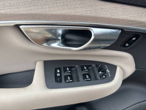 2025 Volvo XC90 B6 Plus Bright Theme 7P