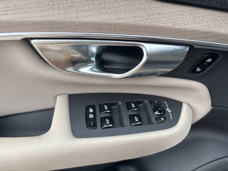 2025 Volvo XC90 B6 Plus Bright Theme 7P