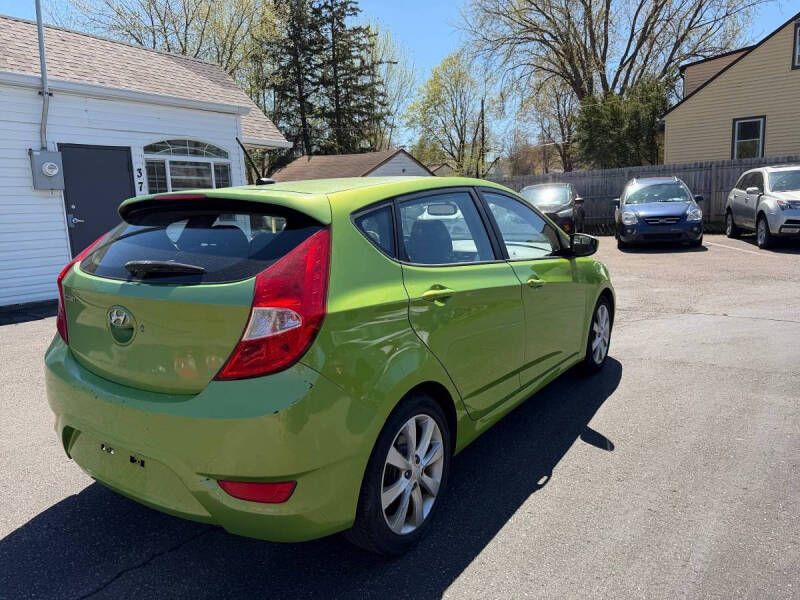2012 Hyundai Accent SE