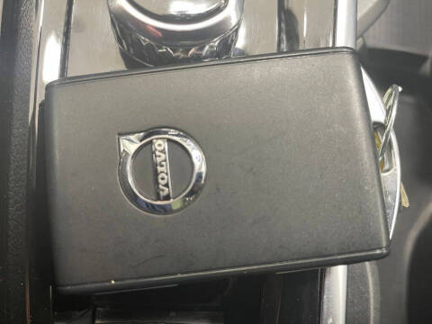 2023 Volvo XC90 B5 Core