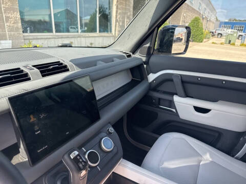 2025 Land Rover Defender 130 P300 S